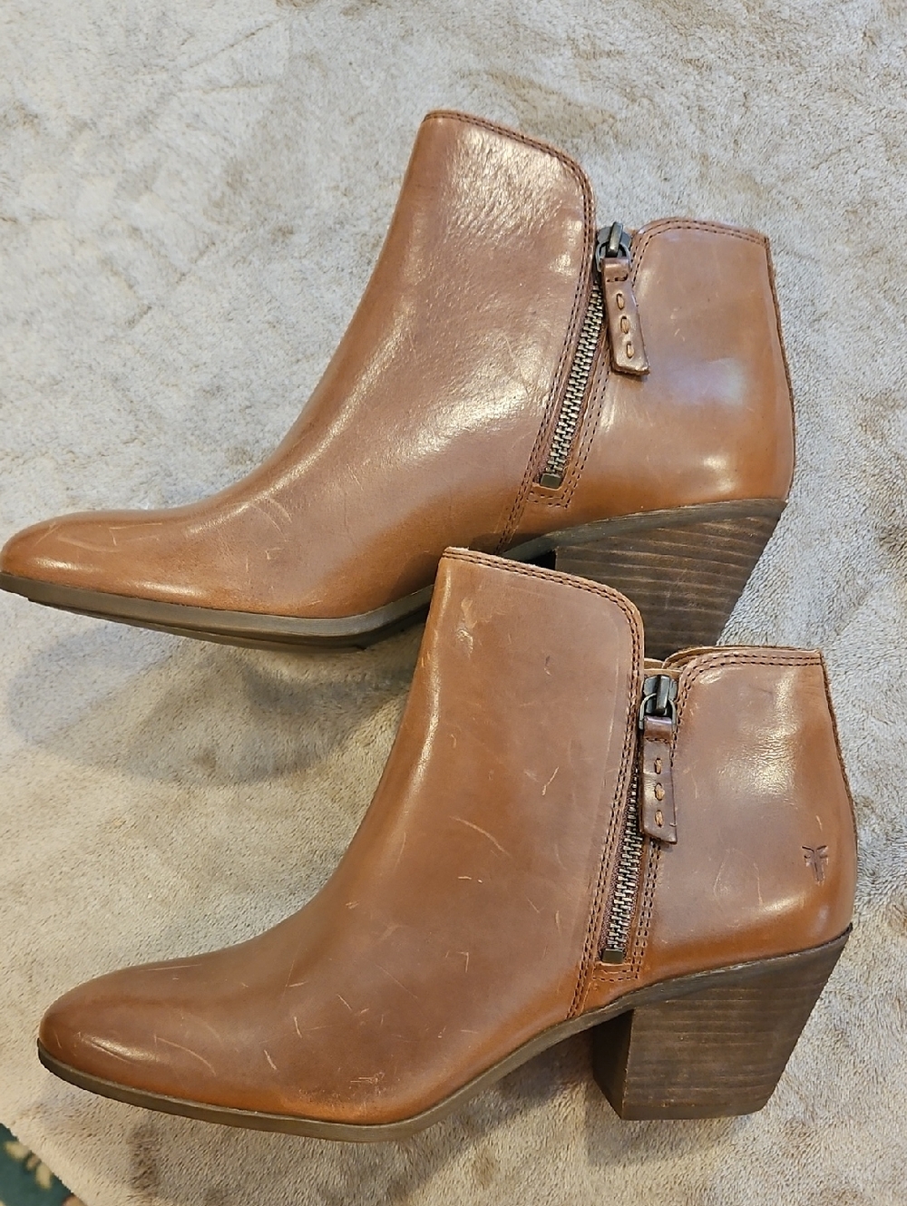 Frye Women’s Brown Leather Pointed Toe Ankle Boots - Picture 5 of 10